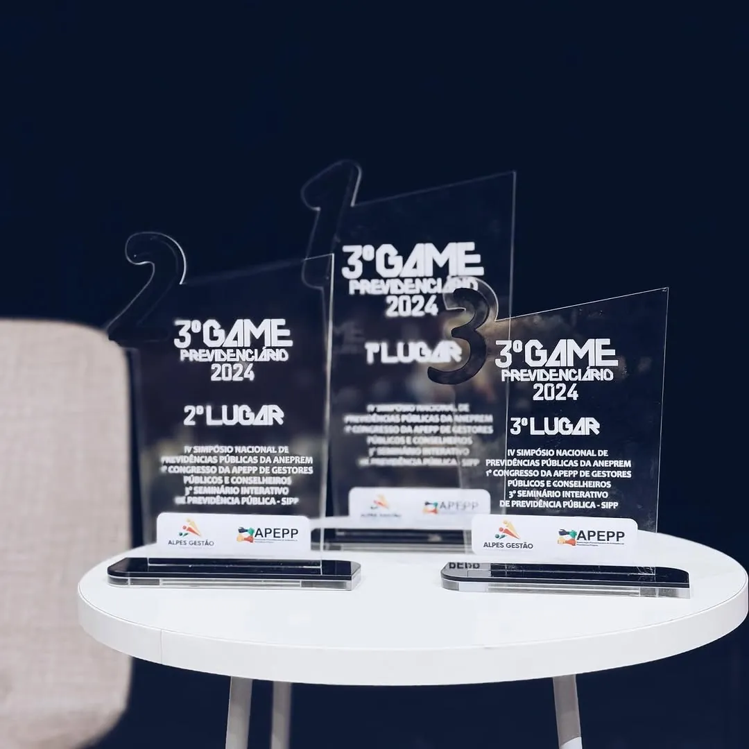 Troféus em acrílico cortados a laser